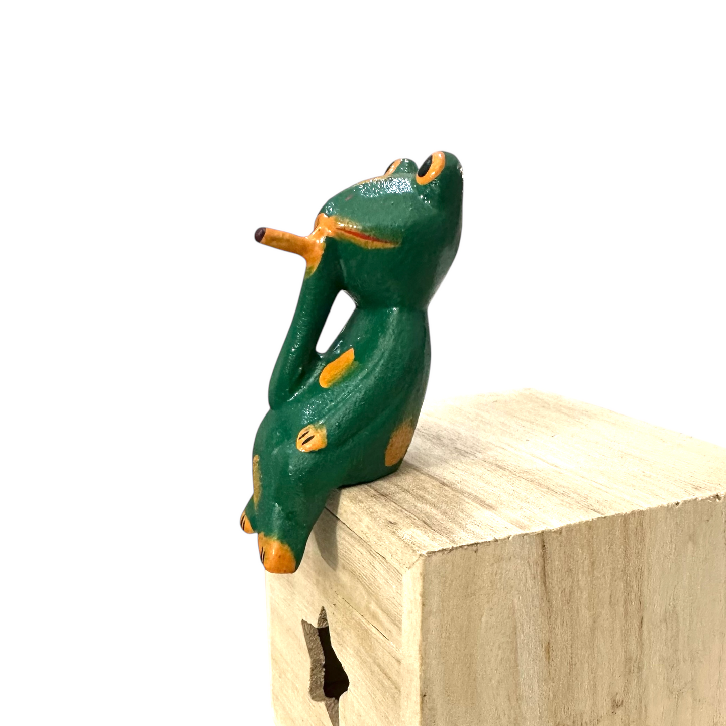 Shelf Sitting Wooden Frog Figurine Decoration