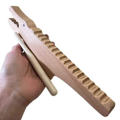 Wooden Alligator Guiro – Minimalist Crocodile Percussion Instrument with Mallet, Natural Wood Musical Gift